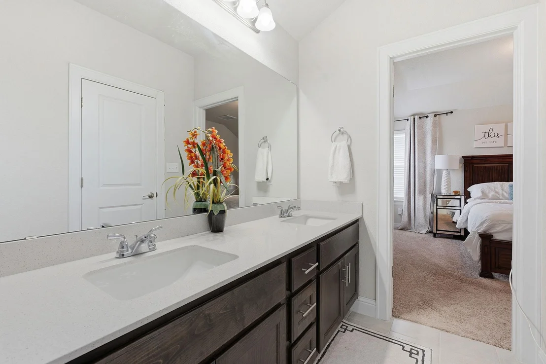Photo of 152 Riverhill DR