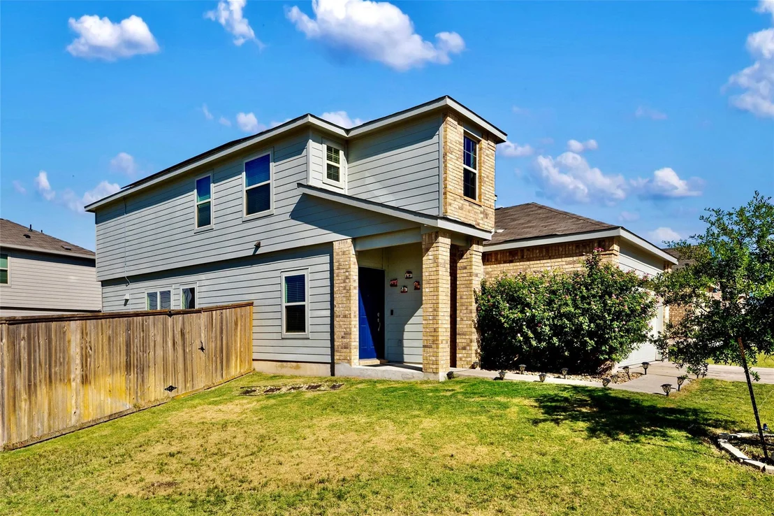 Photo of Unit 12F at 524 Circle WAY