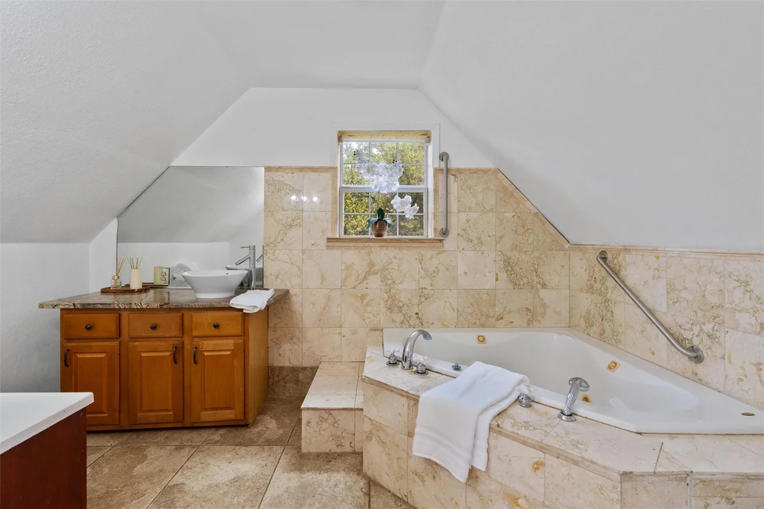 Photo of 5203 Denmans LOOP