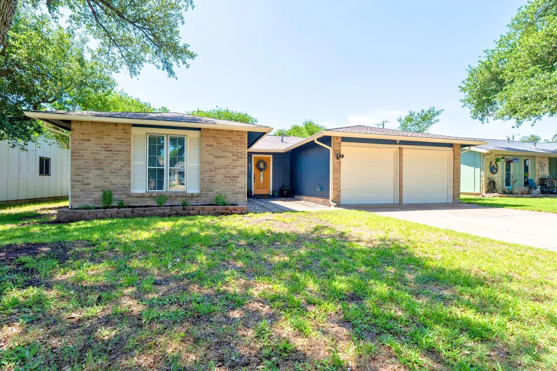 Photo of 907 Cactus DR
