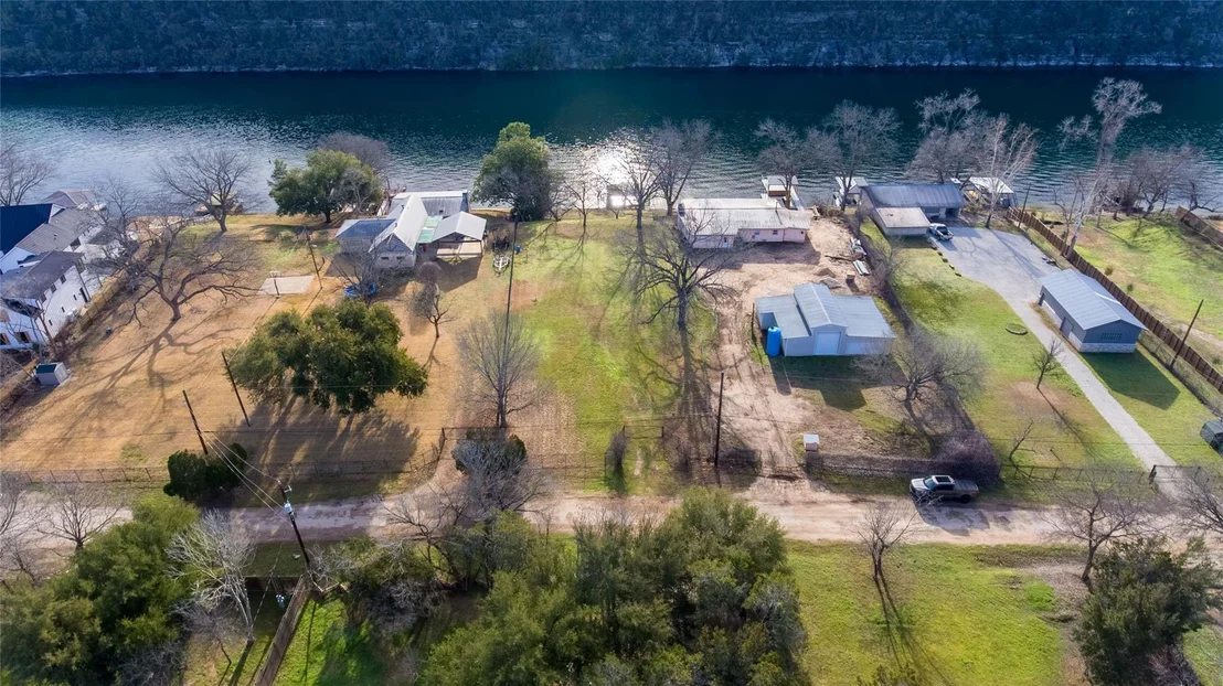 Photo of 305 Lago Verde DR