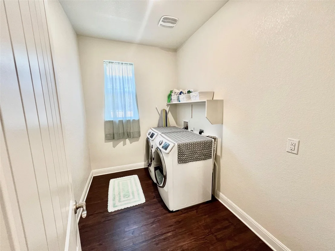 Photo of 504 Sheepshank DR