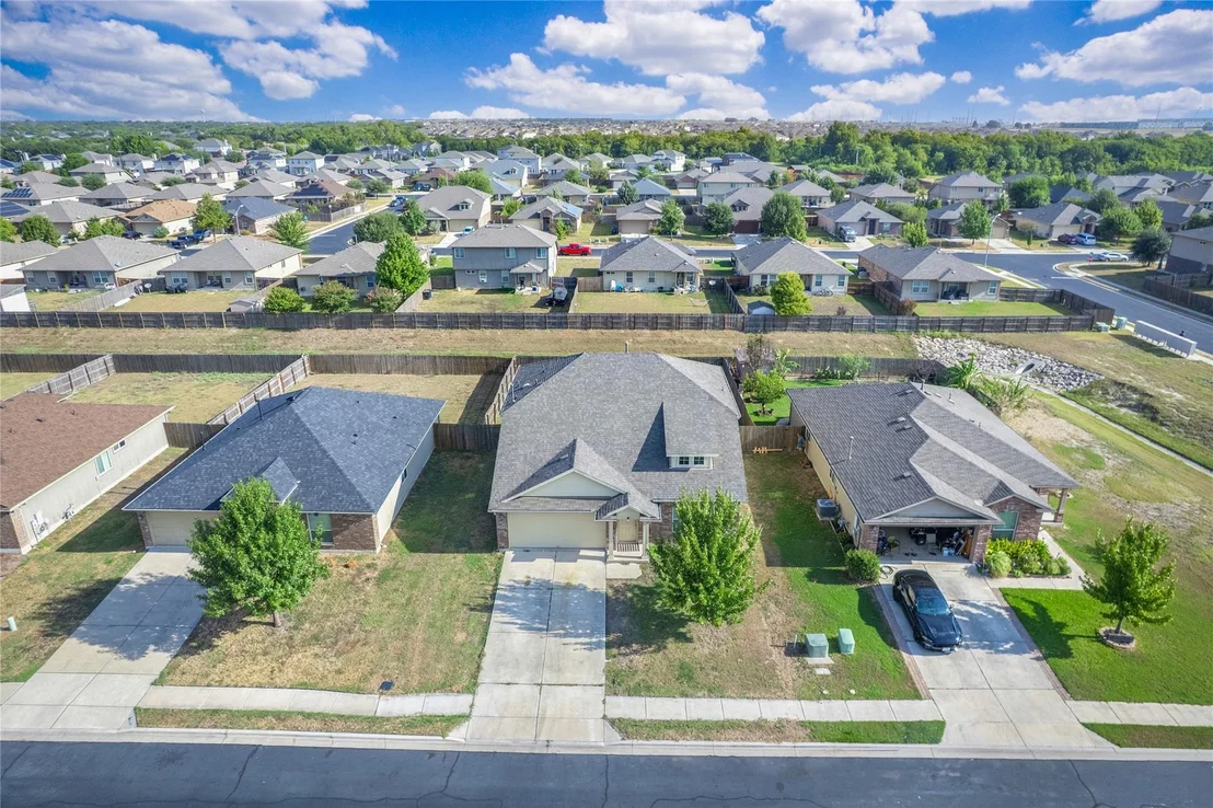 Photo of 417 Foxglove DR