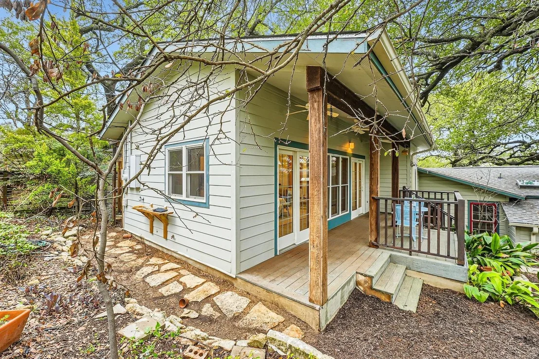 Photo of 1807 Alameda DR