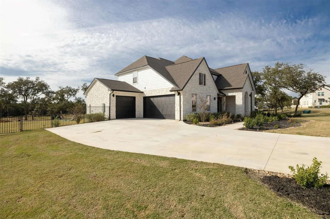 Photo of 172 Shady Hill LOOP