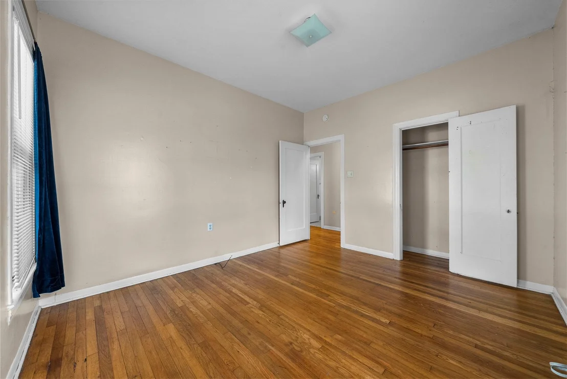 Photo of 3108 Robinson Ave