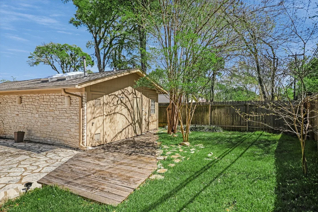 Photo of 4105 Far West BLVD