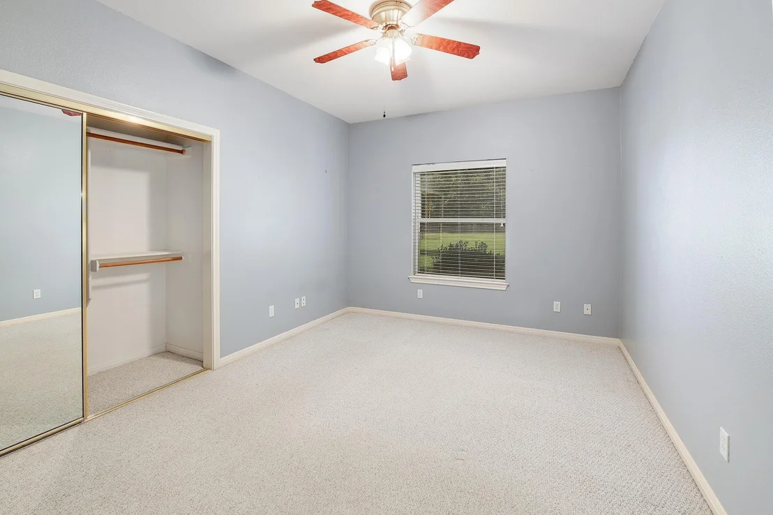 Photo of 101 Lakeview LN