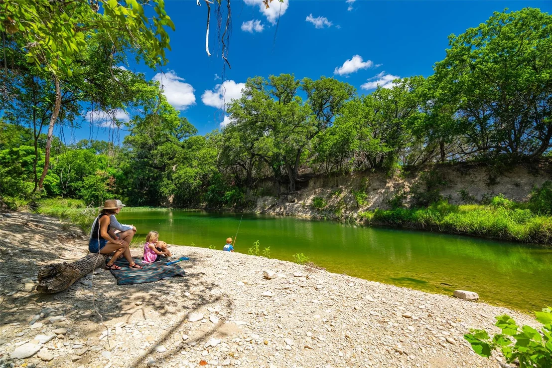 Photo of 301 Blessing Ranch RD