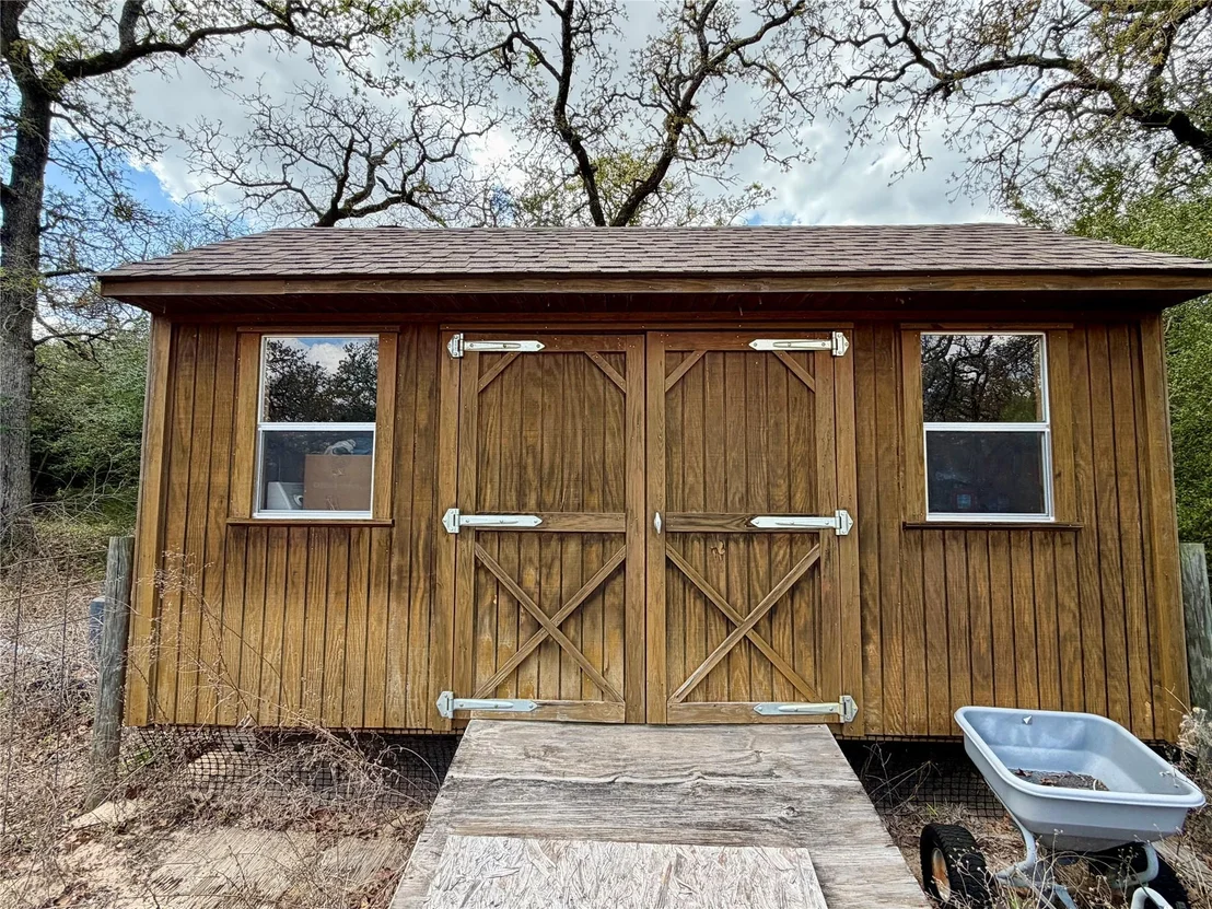 Photo of 3950 Private Road 2015
