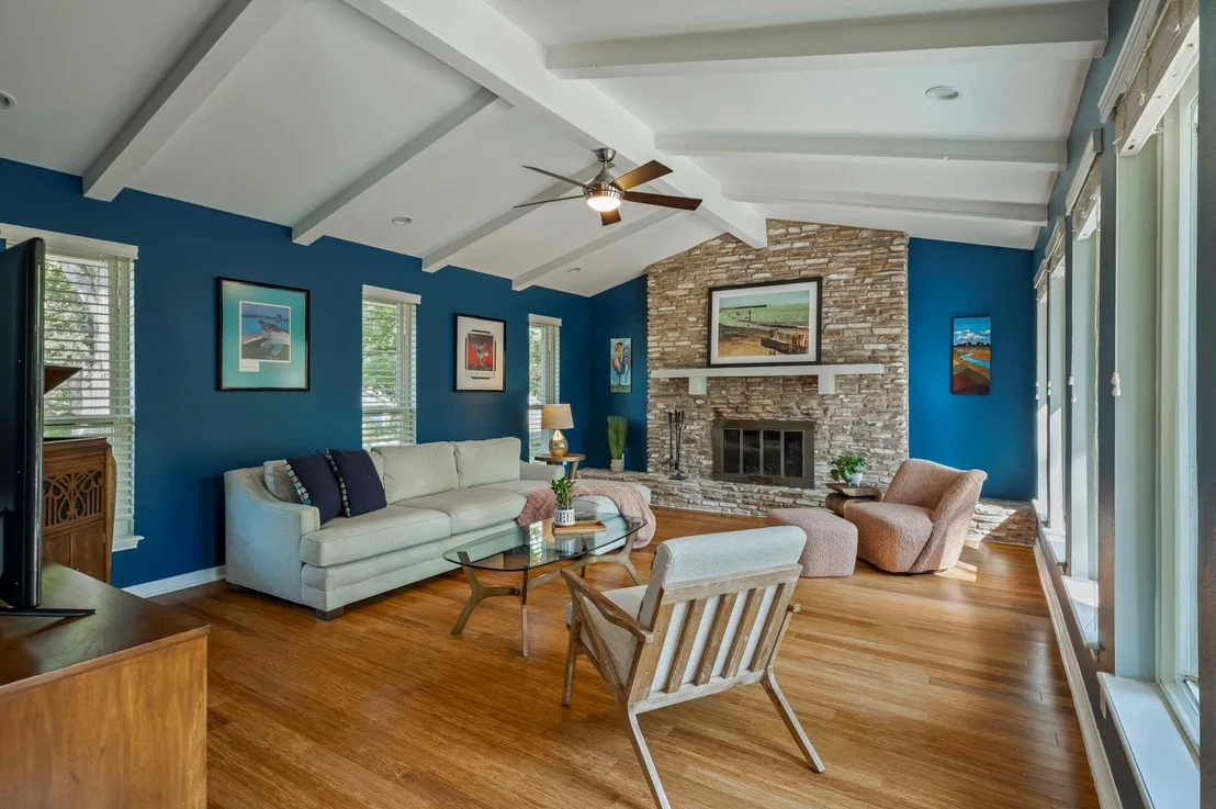 Photo of 2409 Lancaster DR