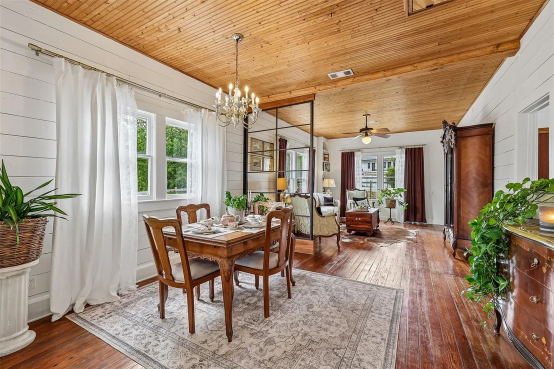 Photo of 372 Old Lockhart RD
