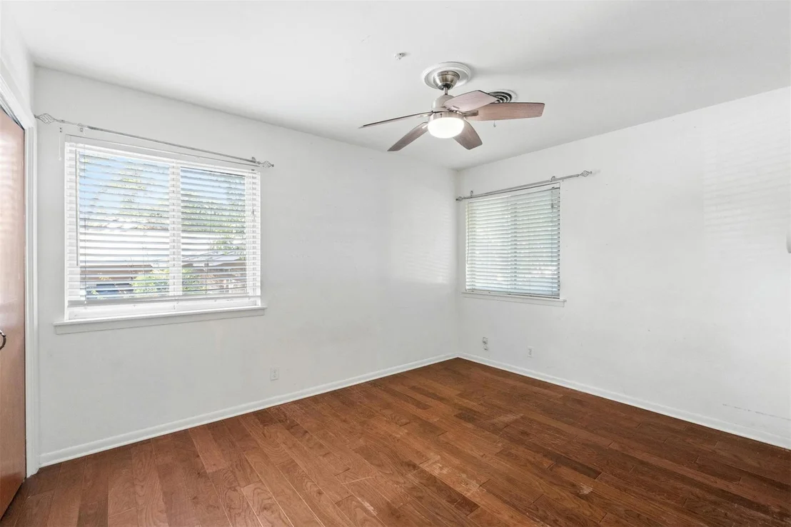 Photo of 6918 Vassar DR
