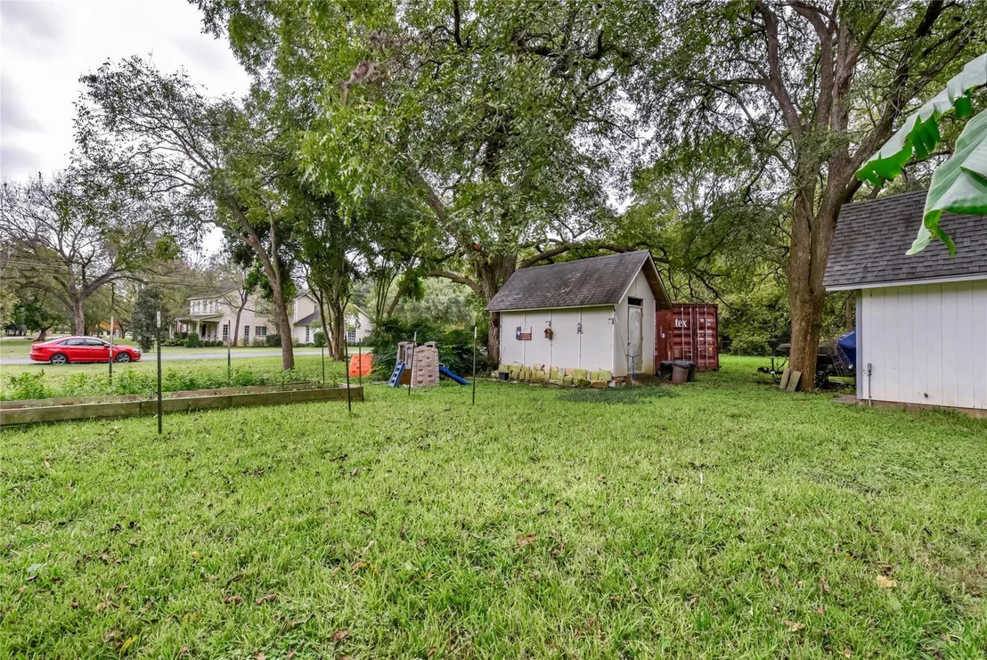Photo of 1800 Rockcliff RD