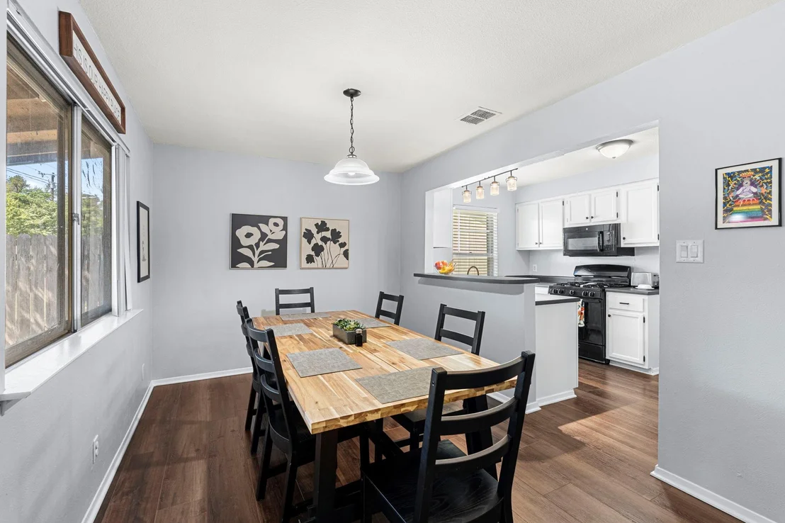 Photo of 907 Cactus DR