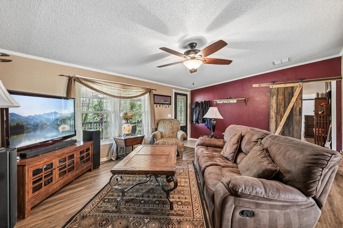 Photo of 541 Hidden Oaks DR