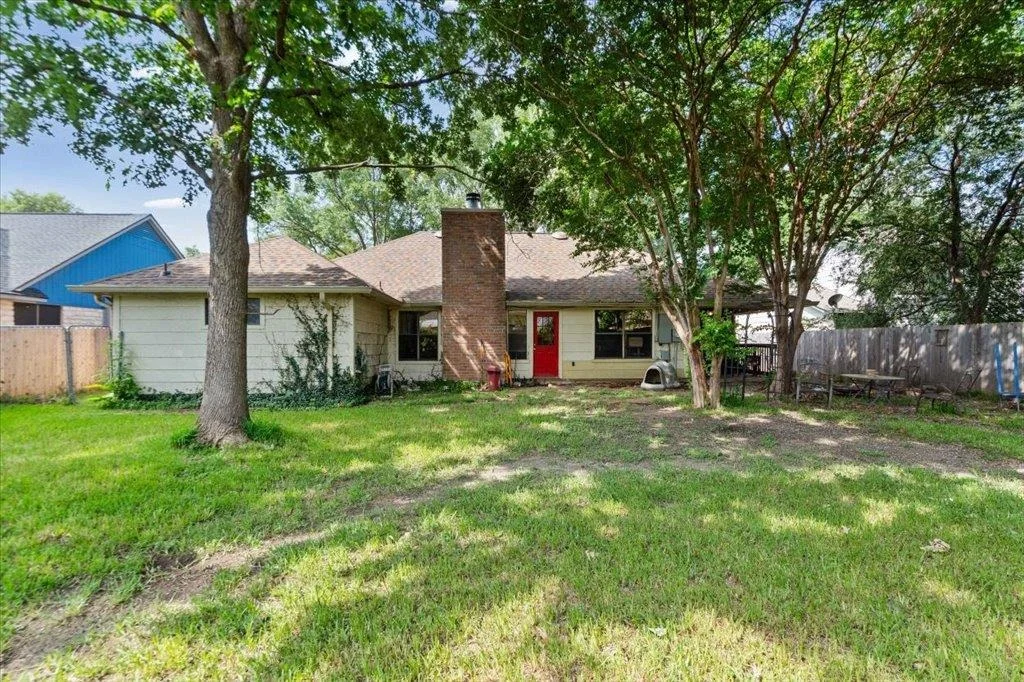 Photo of 406 Willow Wood DR