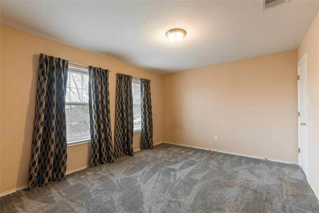 Photo of 1329 Amberwood LOOP