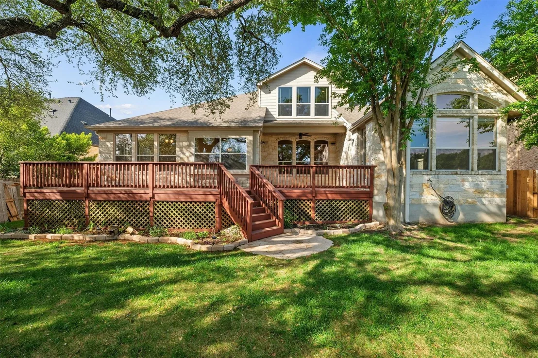 Photo of 240 Bolton DR