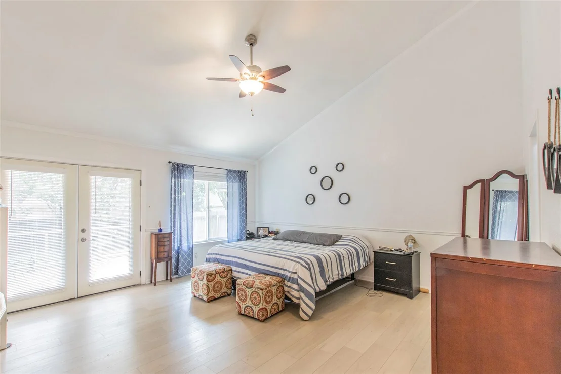 Photo of 2400 Braemar CV