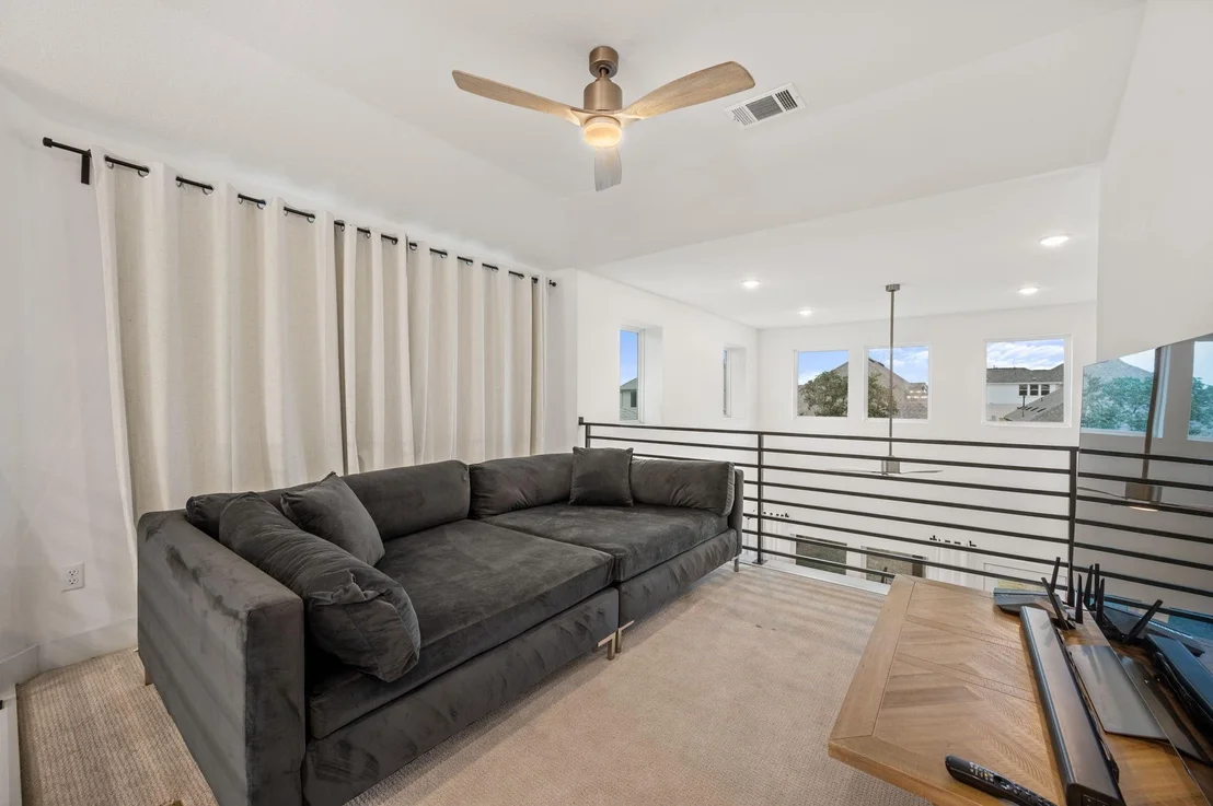 Photo of 1329 Kneehigh LN