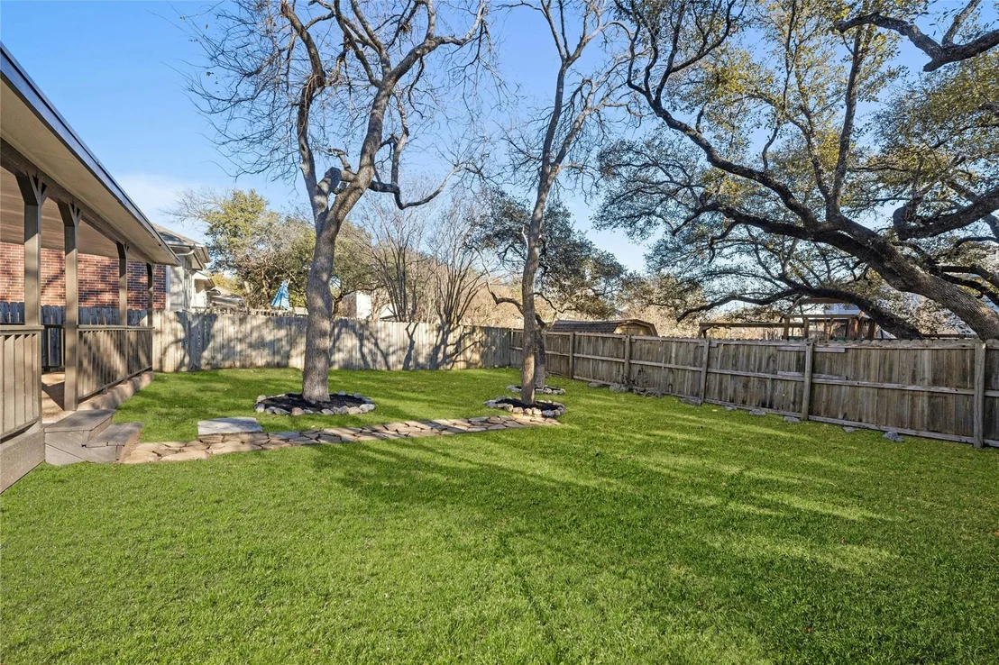 Photo of 806 Hilltop DR
