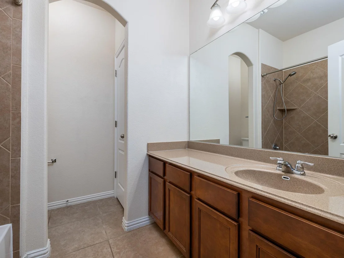 Photo of 1005 Matheson DR