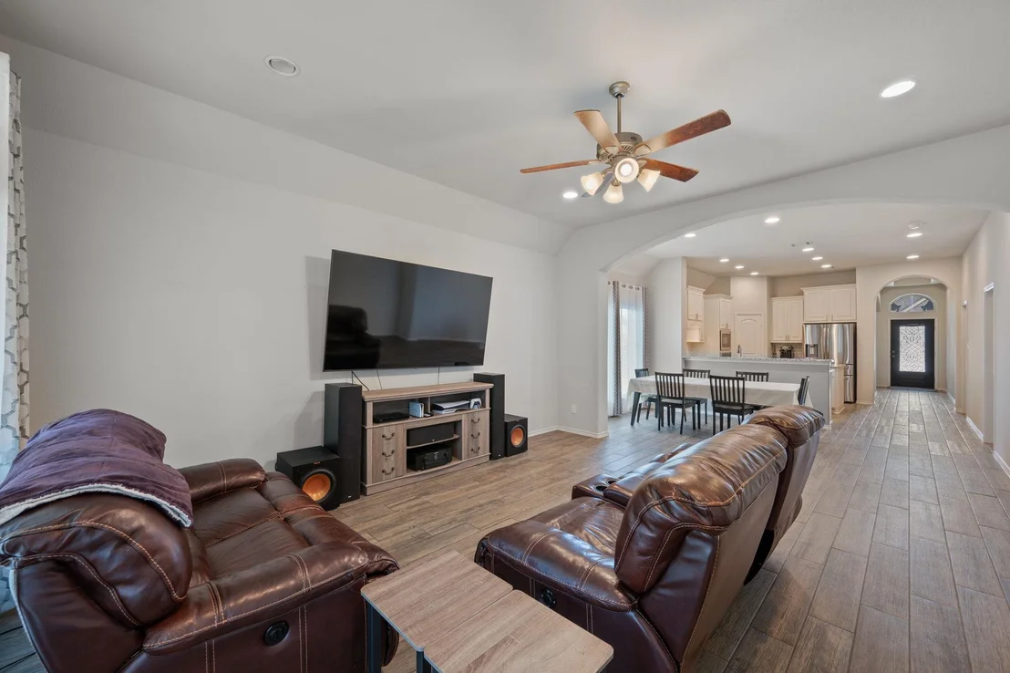 Photo of 204 Lacey Oak LOOP