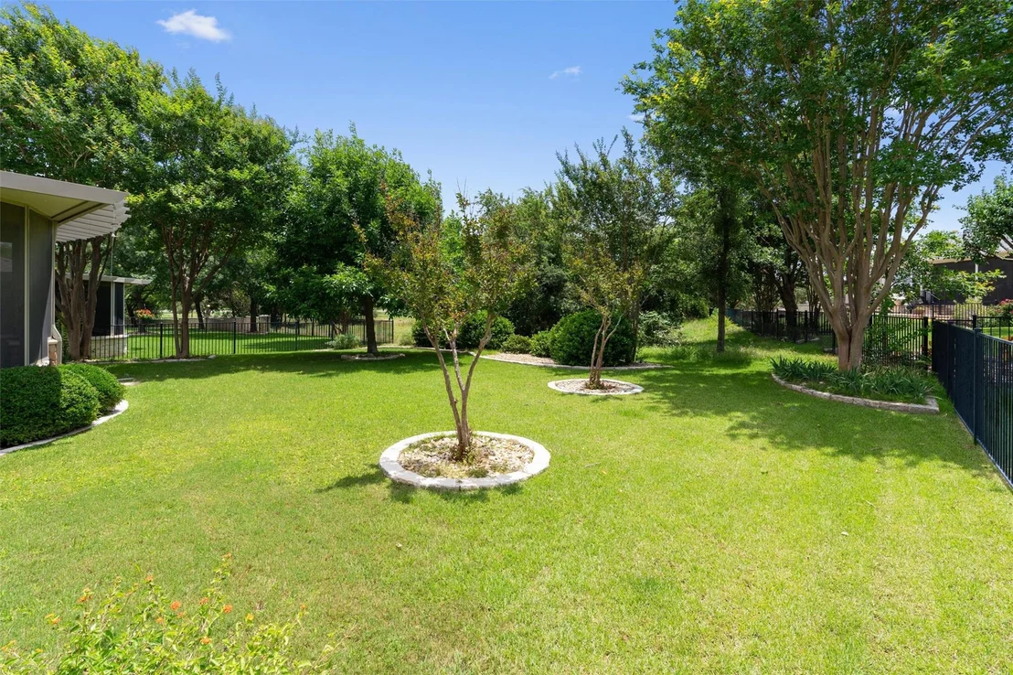 Photo of 106 Angelina CV
