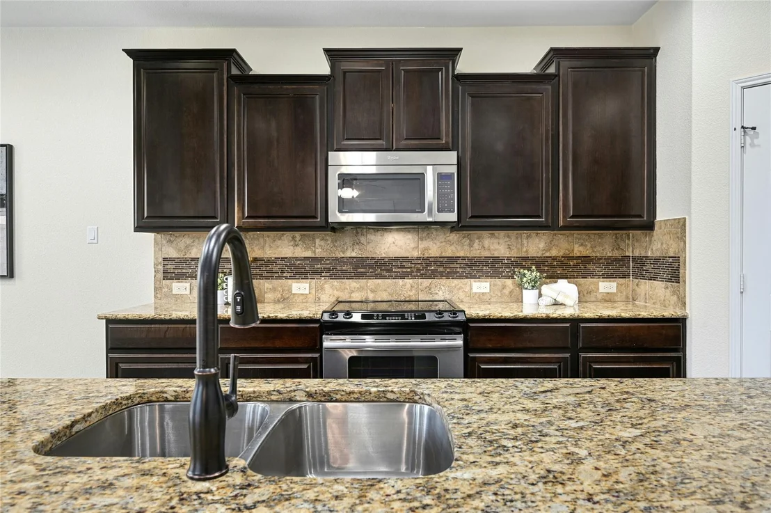 Photo of 1409 Middlefield CT