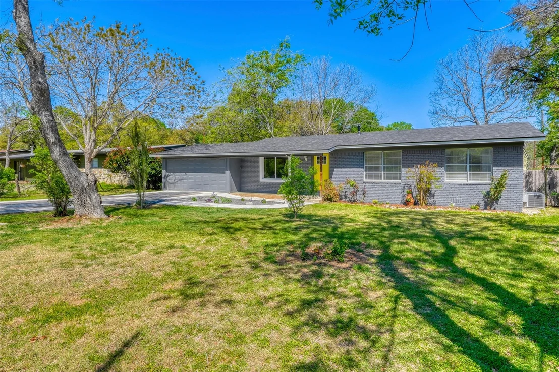 Photo of 5601 Oak BLVD