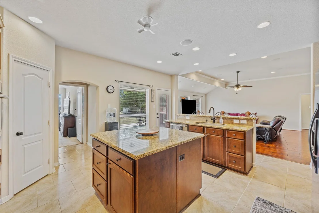 Photo of 770 Green Acres