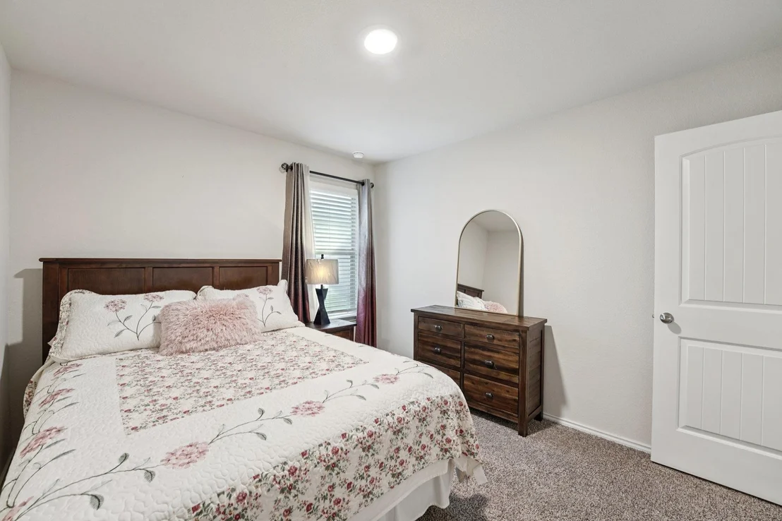 Photo of 184 Pivot DR