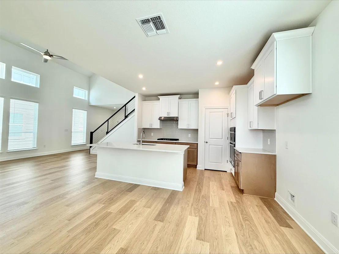 Photo of 405 Young ST