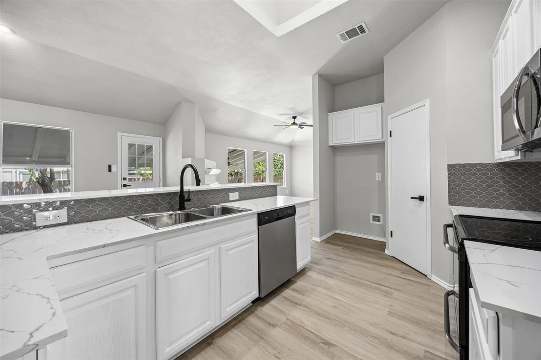 Photo of 1709 Southeastern TRL