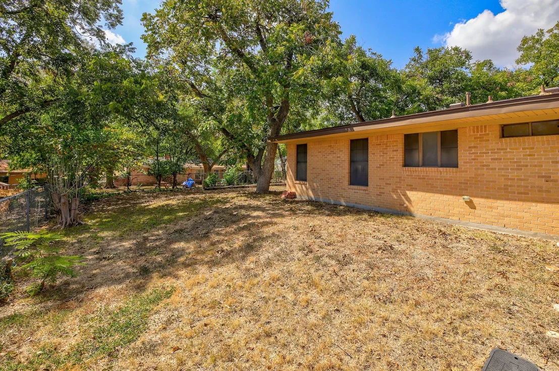 Photo of 1005 Salem LN