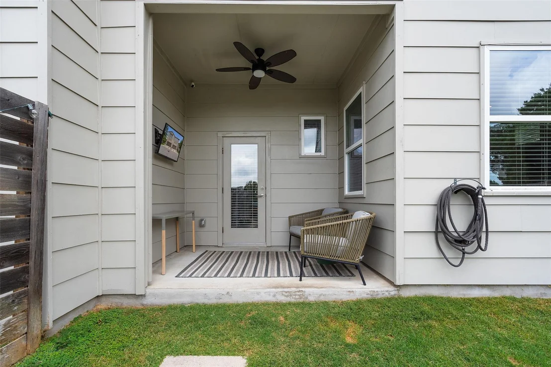 Photo of Unit B at 8901 Parker Ranch CIR