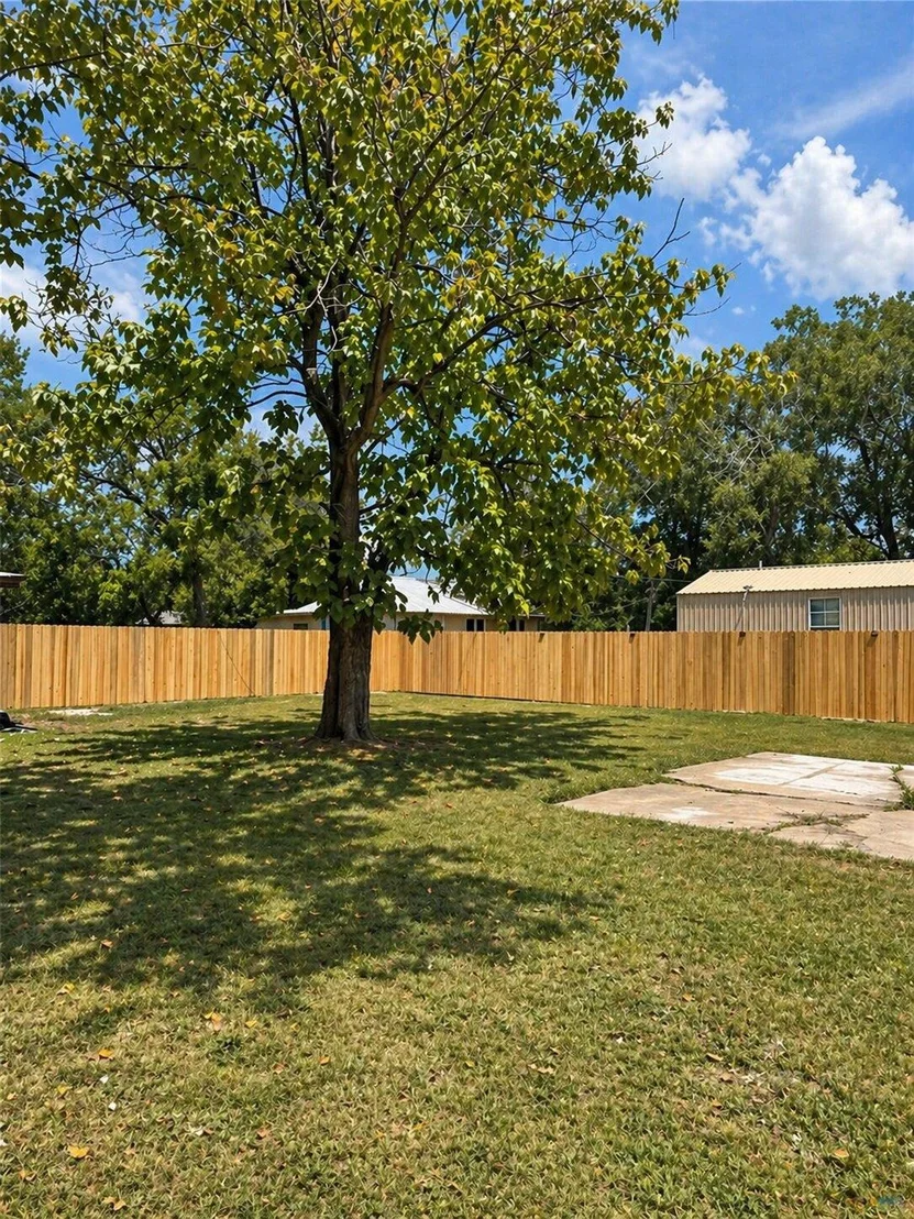 Photo of 223 NW Front ST