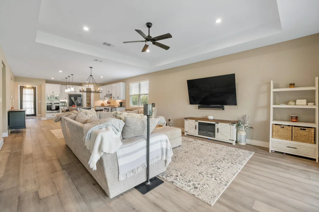 Photo of 1332 Brescia WALK