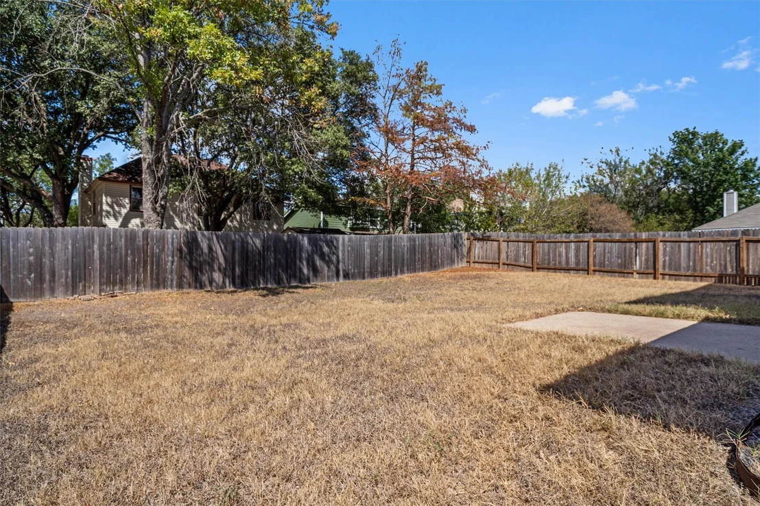Photo of 4700 Fallenash DR