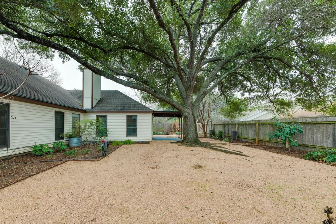 Photo of 2403 Braemar CV