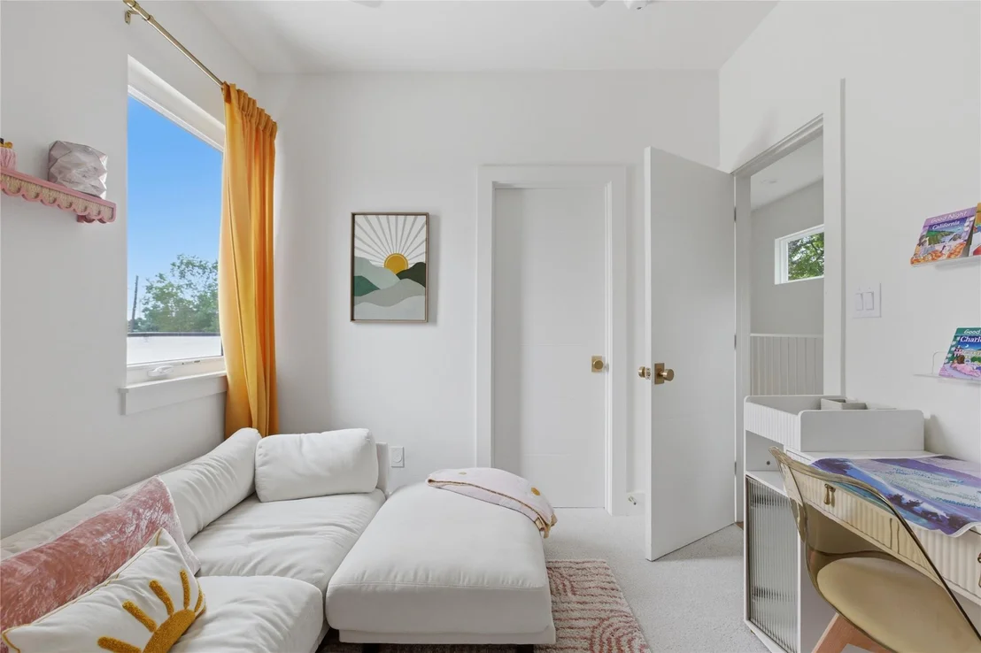 Photo of 1001 Scenic DR