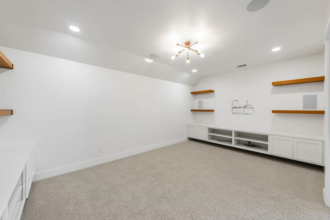 Photo of 229 Iva June LN
