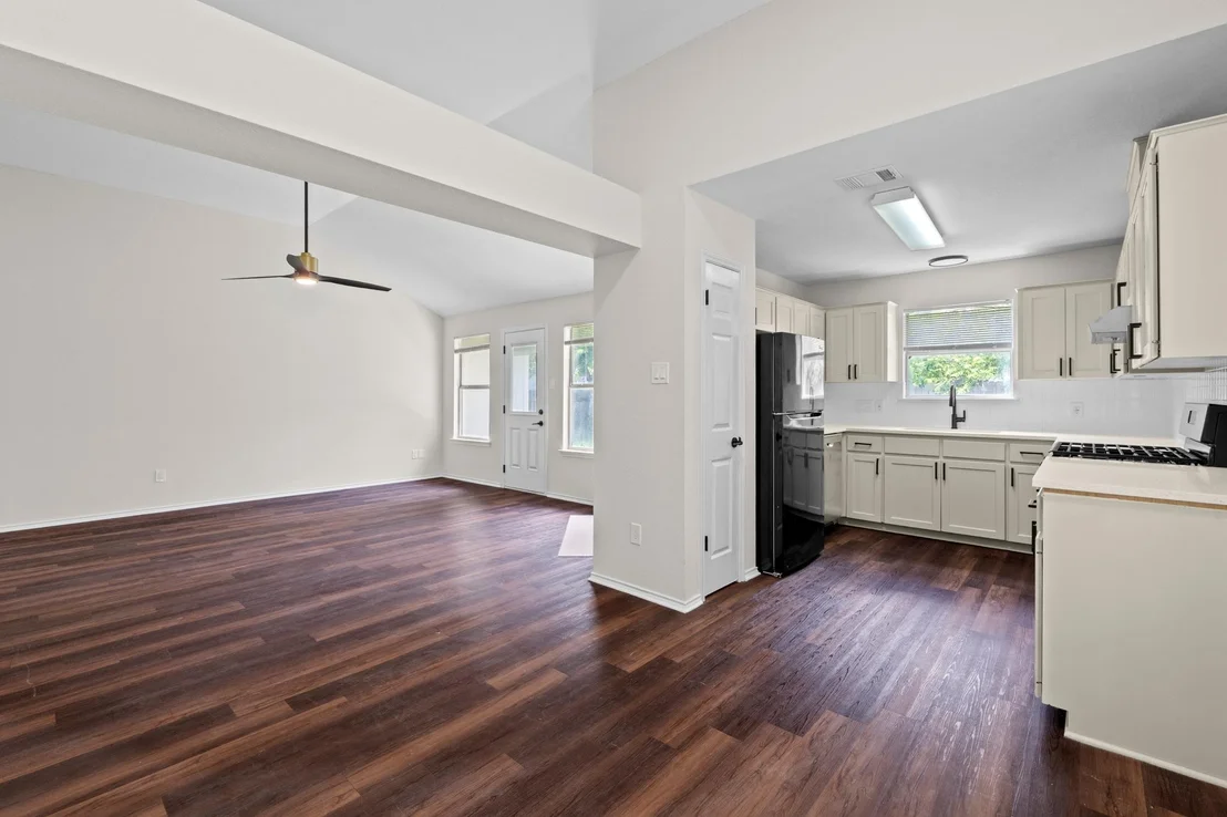 Photo of 1809 Taron CV