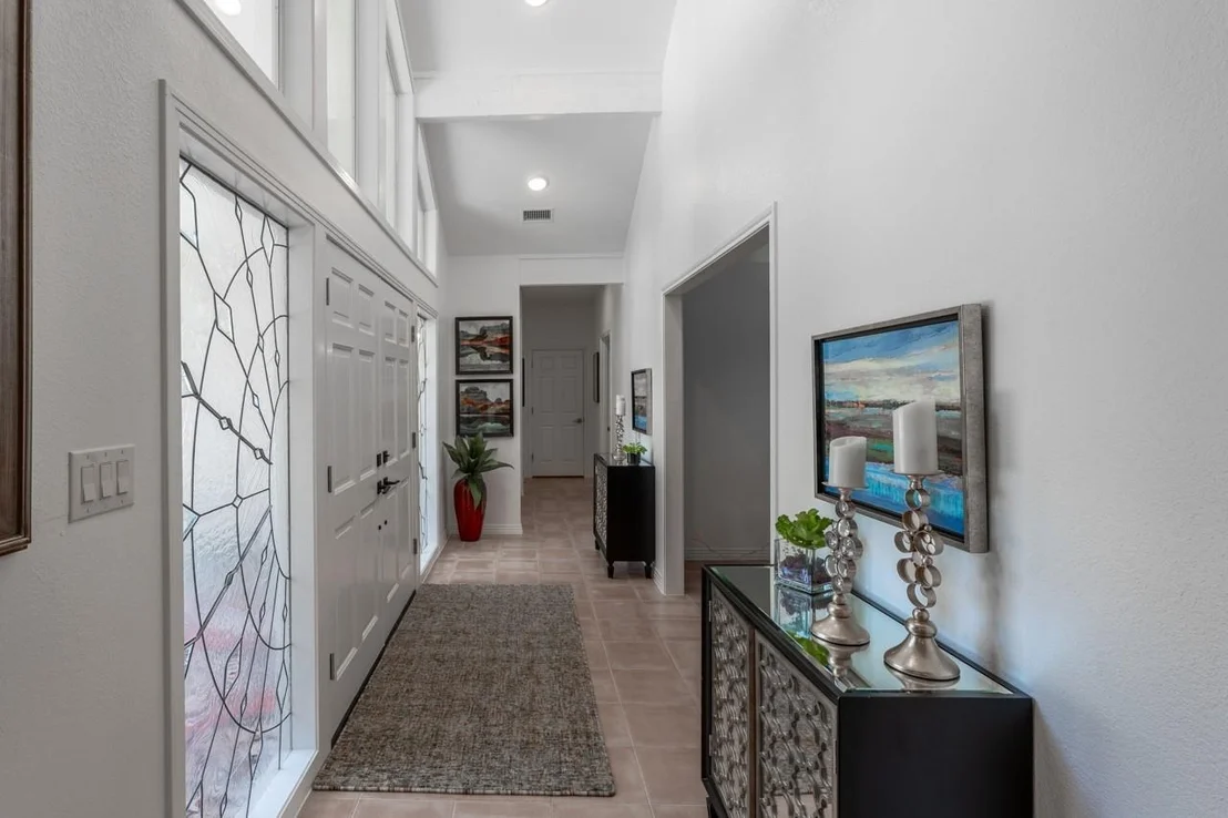 Photo of 2704 Aurora