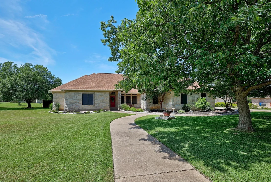 Photo of 101 Lakeview LN