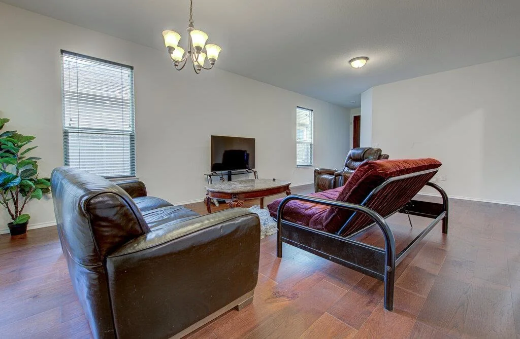 Photo of 900 Solitude DR