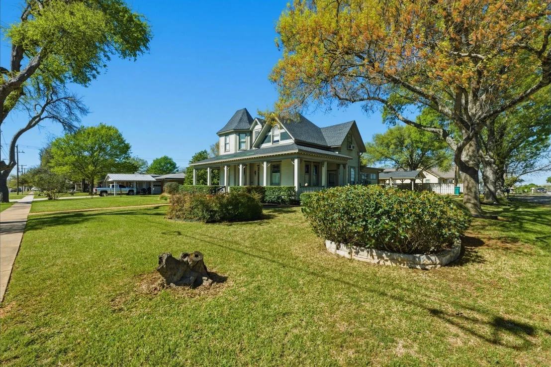 Photo of 100 W 11th ST