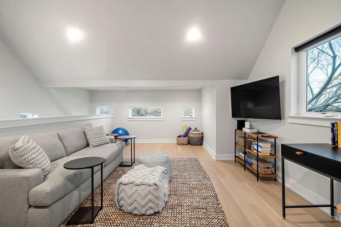 Photo of Unit A at 4607 Leslie Ave