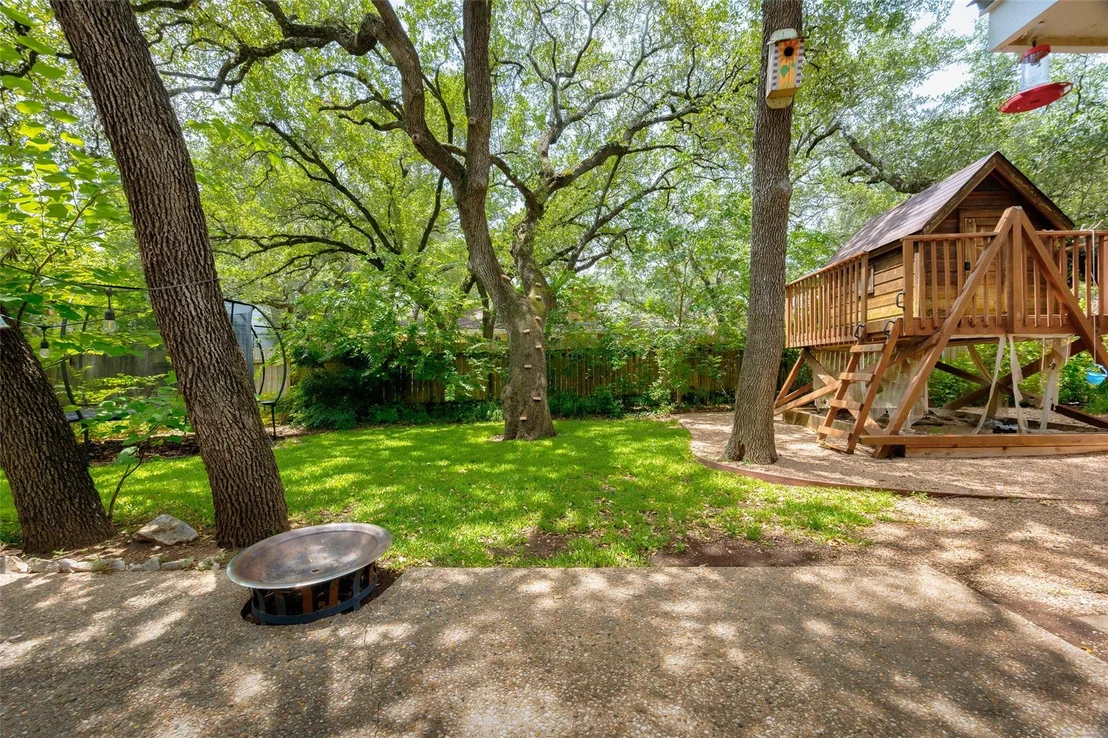 Photo of 4836 TRAIL CREST CIR